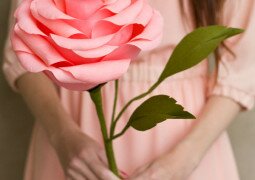 Как сделать бумажную розу своими руками